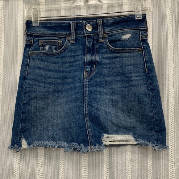 American Eagle‎ Distressed Jean Mini Skirt Super Stretch X Size 00 EUC - Picture 1 of 9